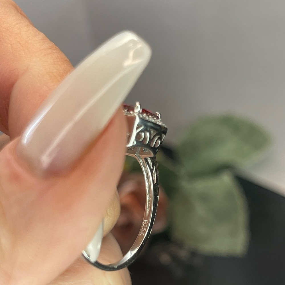 Size 8 Sterling Silver Ruby Red Ring Stamped 925 - image 4